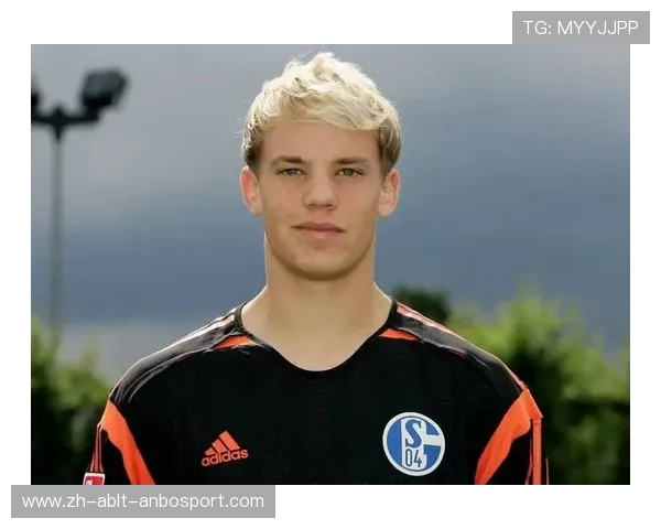 诺伊尔欧冠扑救高光合集